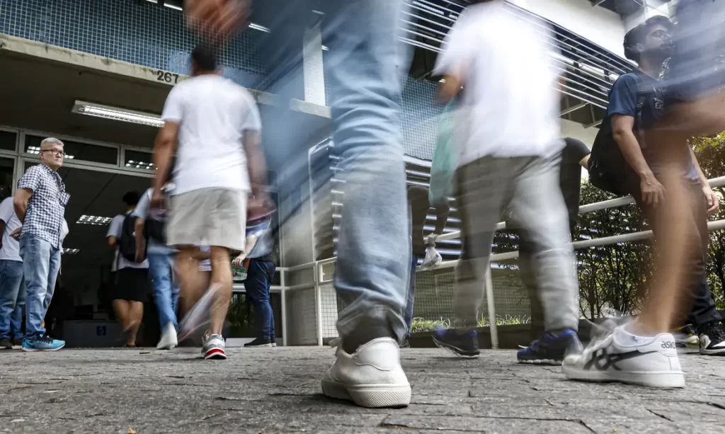 Estudantes da rede pública terão pré-inscrição automática no Enem