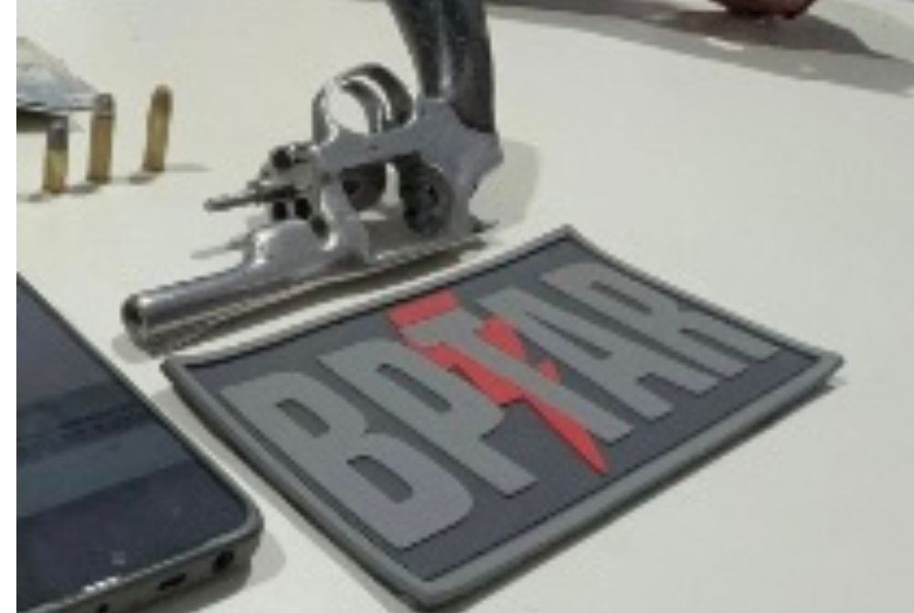 BPTAR prende foragido e criminoso armado em bar usado como boca de fumo