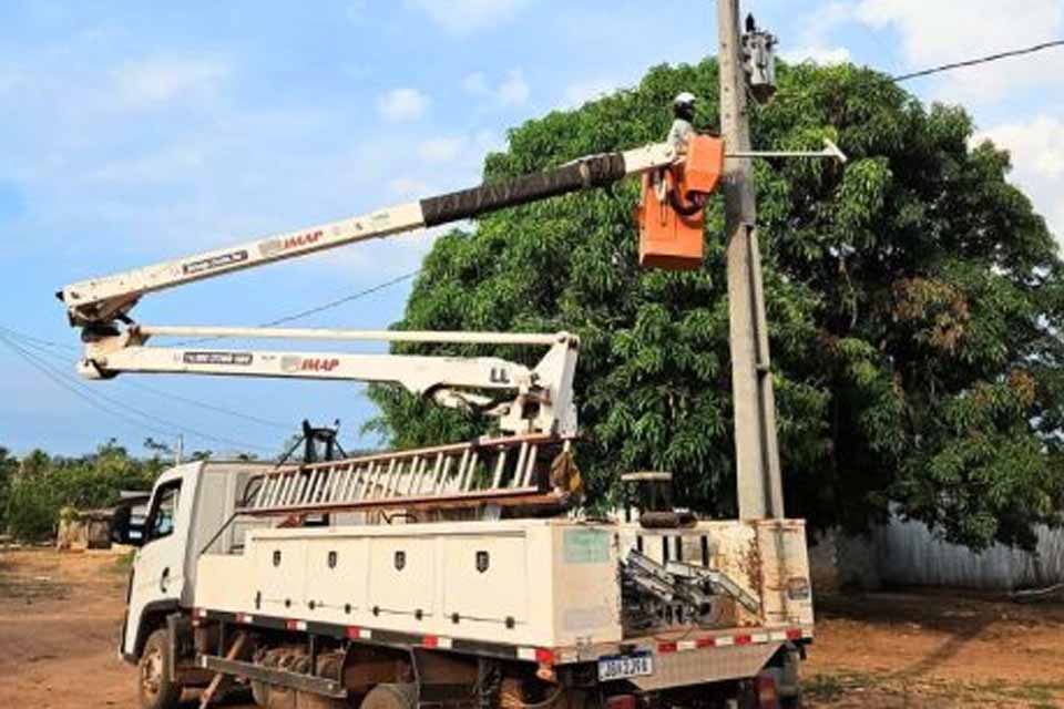 Prefeitura de Pimenta Bueno leva iluminação pública à aldeia indígena Cinta Larga