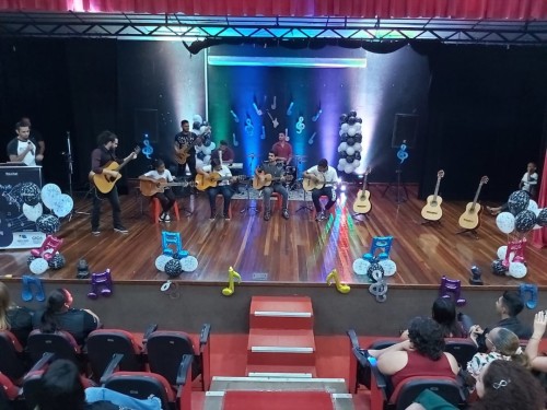 Recital do Som na Leste encerra semestre com apresentações e entrega de certificados