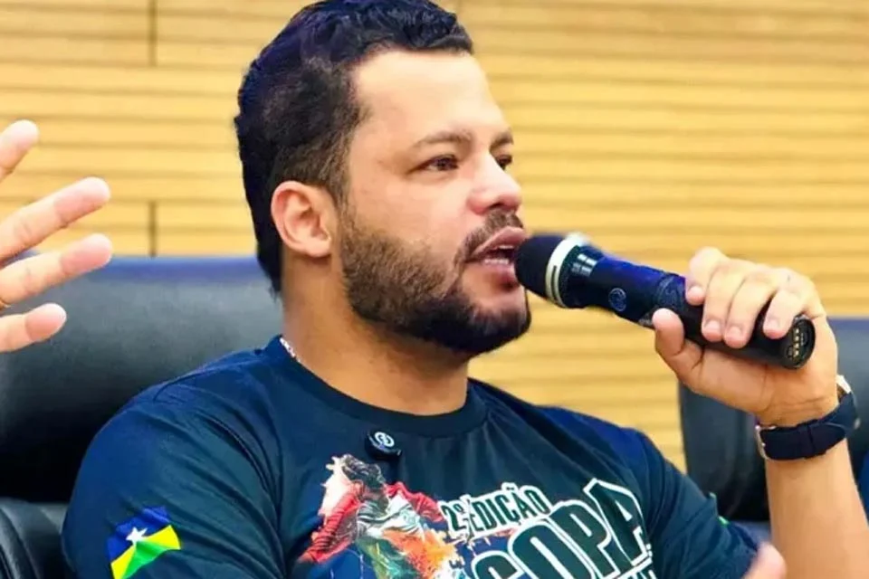 Deputado Edevaldo Neves parabeniza atleta Ângelo Rafael por título sul-americano de Jiu-Jitsu