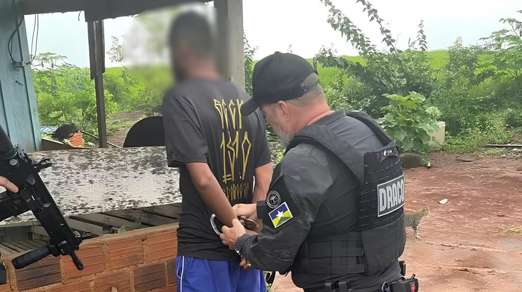 Megaoperação com mais de 200 policiais cumpre 98 ordens da Justiça contra organização criminosa ligada ao Comando Vermelho