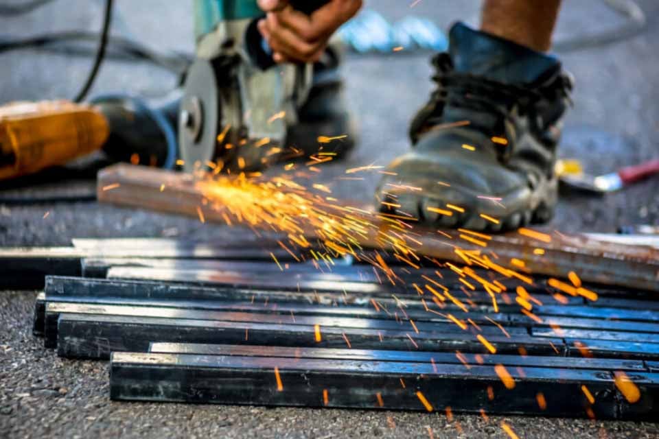 Auxiliar de Linha de Produção se destaca entre as mais de 2 mil vagas de emprego abertas pelo governo de Rondônia