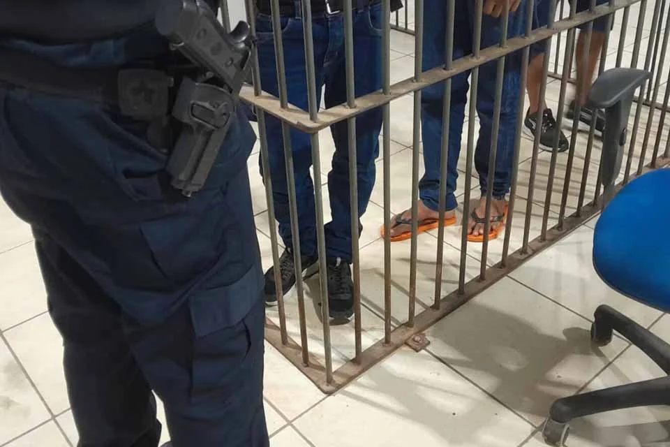 Adolescentes são apreendidos após arrastão e furto de celulares no carnaval