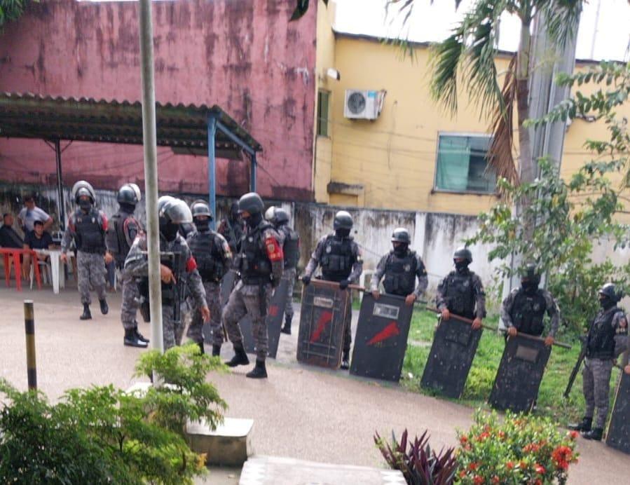Responsáveis por guarda de PMs que fugiram de Batalhão foram detidos, diz Polícia Militar