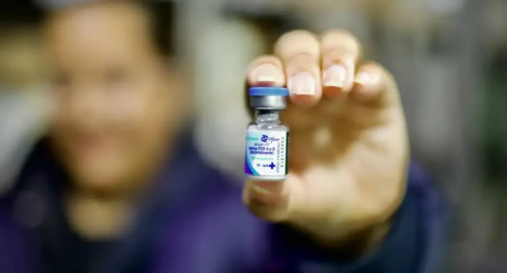 SUS passa a oferecer vacina contra bronquiolite para bebês prematuros © João Risi/MS