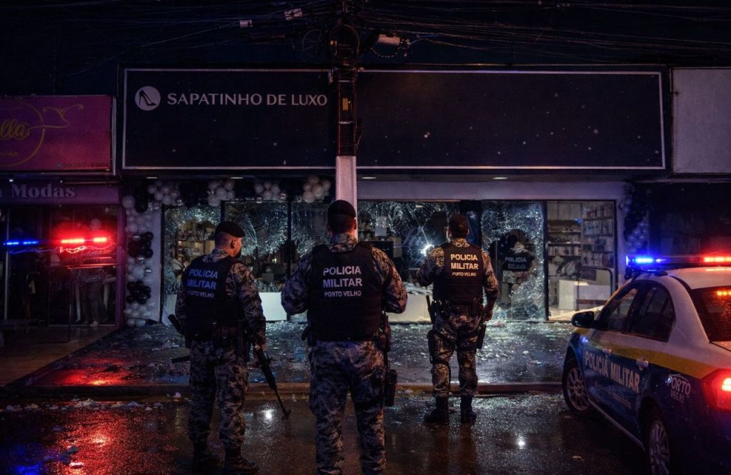 MADRUGADA DE TERROR: Loja é arrombada e tem mercadorias furtadas na zona leste de Porto Velho