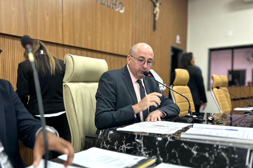 Ação e Cuidado: Gedeão Negreiros exige limpeza urgente e retirada de lixo em Área de Preservação no Novo Horizonte