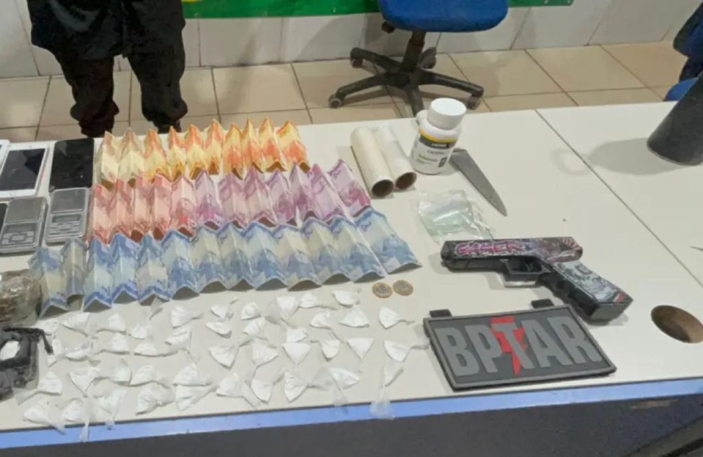 BPTAR prende traficante que vendia cocaína misturada com cafeína em condomínio