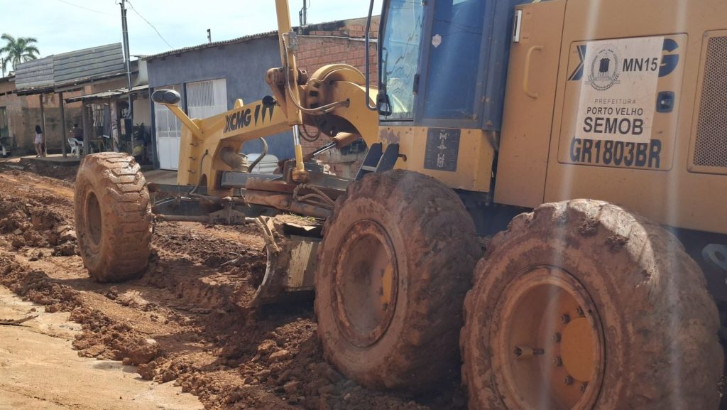 Zona leste recebe encascalhamento em vias urbanas totalizando mais de 17 mil metros