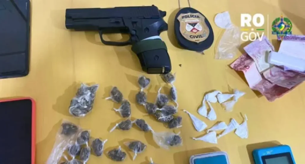 Polícia Civil prende suspeitos por tráfico e cumpre mandado