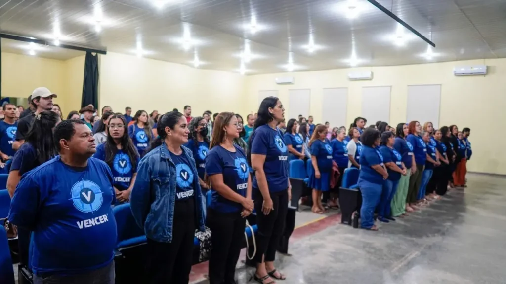 Mais 67 concluintes de cursos do programa Vencer recebem kit profissional, em Porto Velho