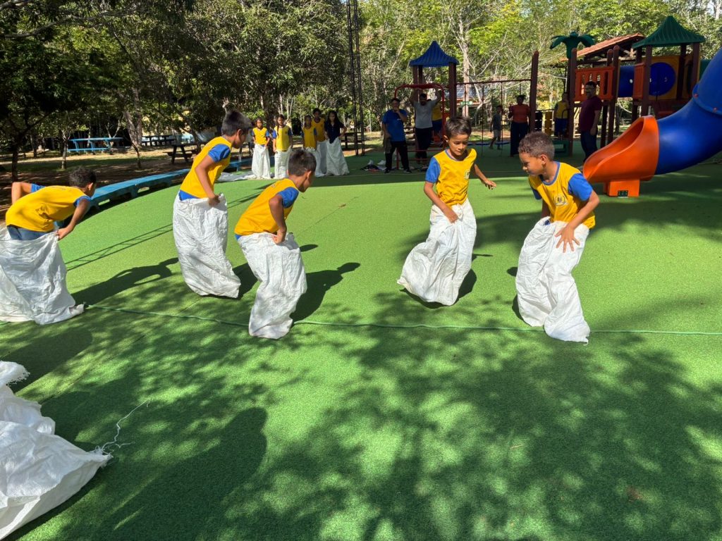 Festival de Brincadeiras Populares resgata tradição e cultura na Escola Santo Antônio