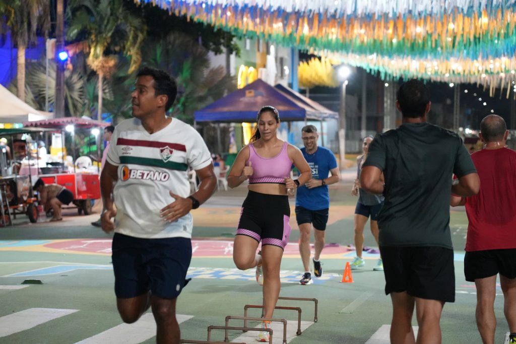 Mega Treino de Corrida movimenta a Rua do Hexa