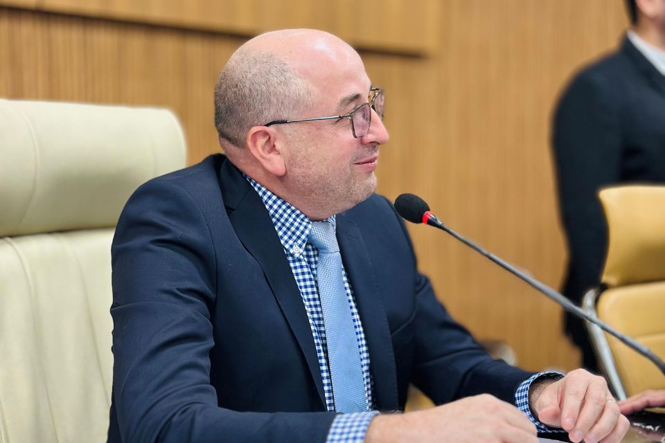 Vereador Gedeão Negreiros solicita revitalização urgente de estradas no Reassentamento Morrinhos