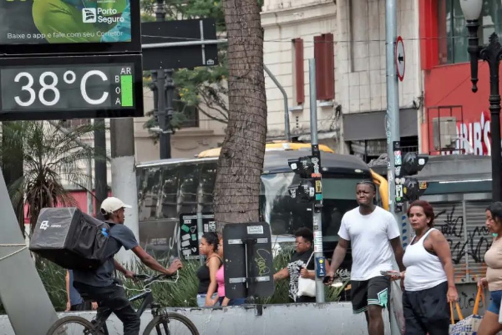Inmet faz alerta para onda de calor em oito estados do país